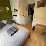 Cosy Flat In London Canary Wharf, 02, 1 Double Bed