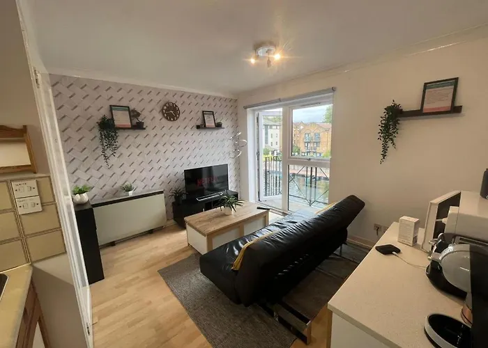 Cosy Flat In London Canary Wharf, 02, 1 Double Bed